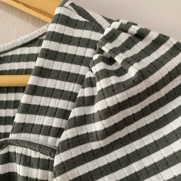 VERO MODA sz S Junior White and Olive Green Stripes Feminine Pullover Top - Picture 3 of 12